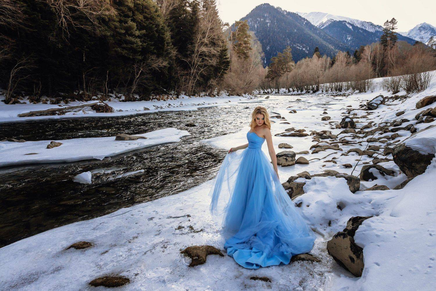девушка, платье, пейзаж, снег, река, зима, блондинка, принцесса, россия, Васильев Андрей