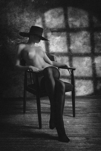 Девушка в шляпе