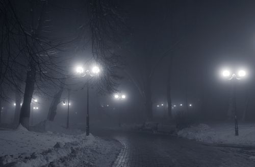 В летнем парке зима...