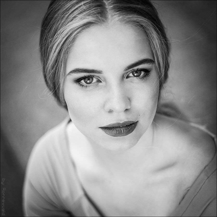 girl,portrait,light,street,beauty,fashion,eyes,moscow,свет,портрет,девушка,bw,black&white,москва, Ronrevuald