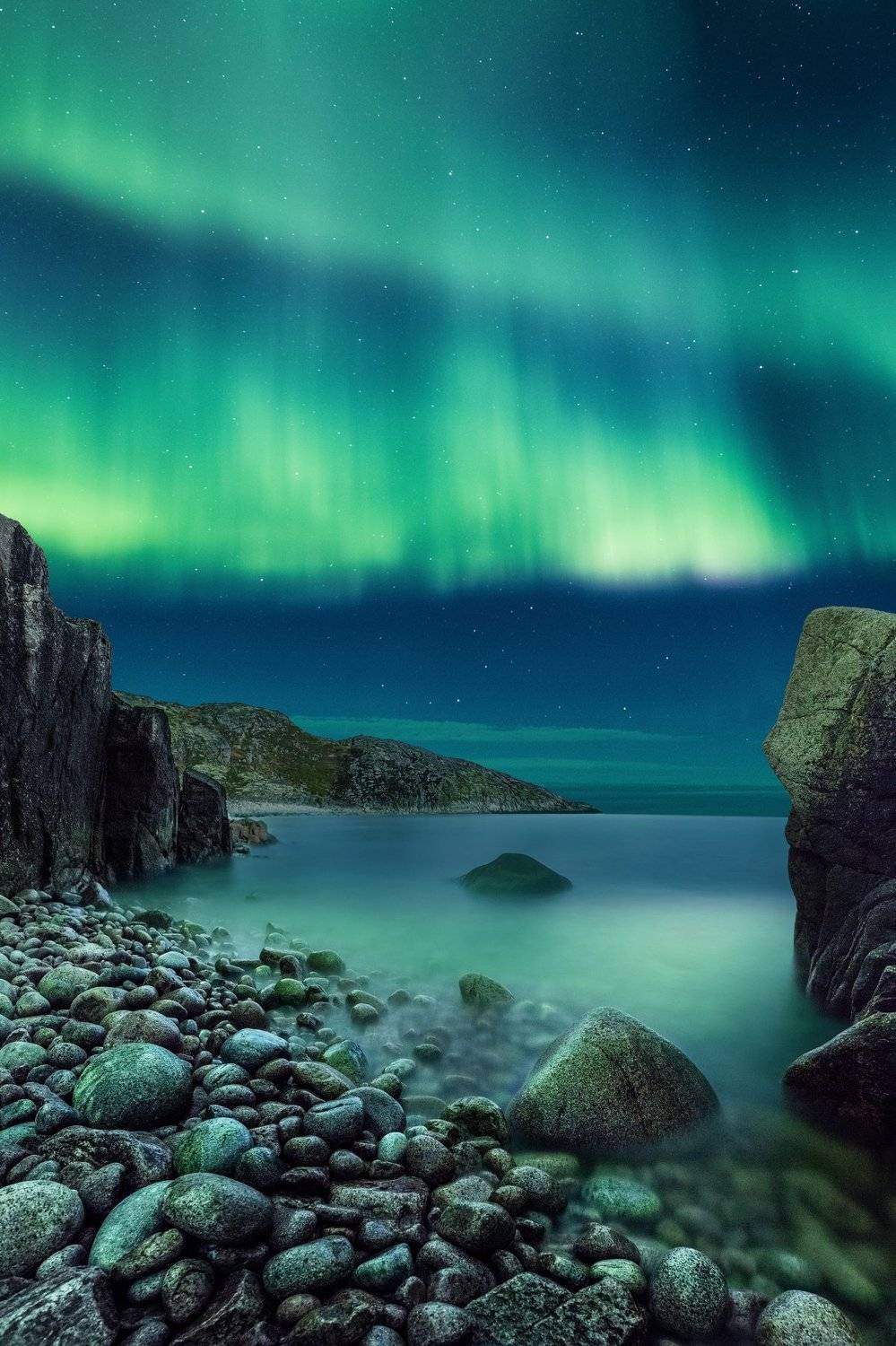 северное сияние, баренцево море, мурманск, терибирка, прилив, ночь, звезды, камни, берег, Алексей Сулоев