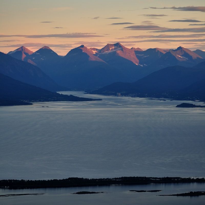 Norway, mirror, mountain, rock, lake Norway фото превью
