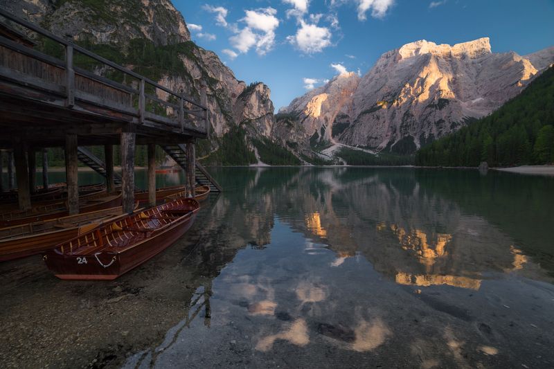 Брайес, Lago di Braies, лето, озеро, горы, Доломитовые Альпы Вечер на озере фото превью
