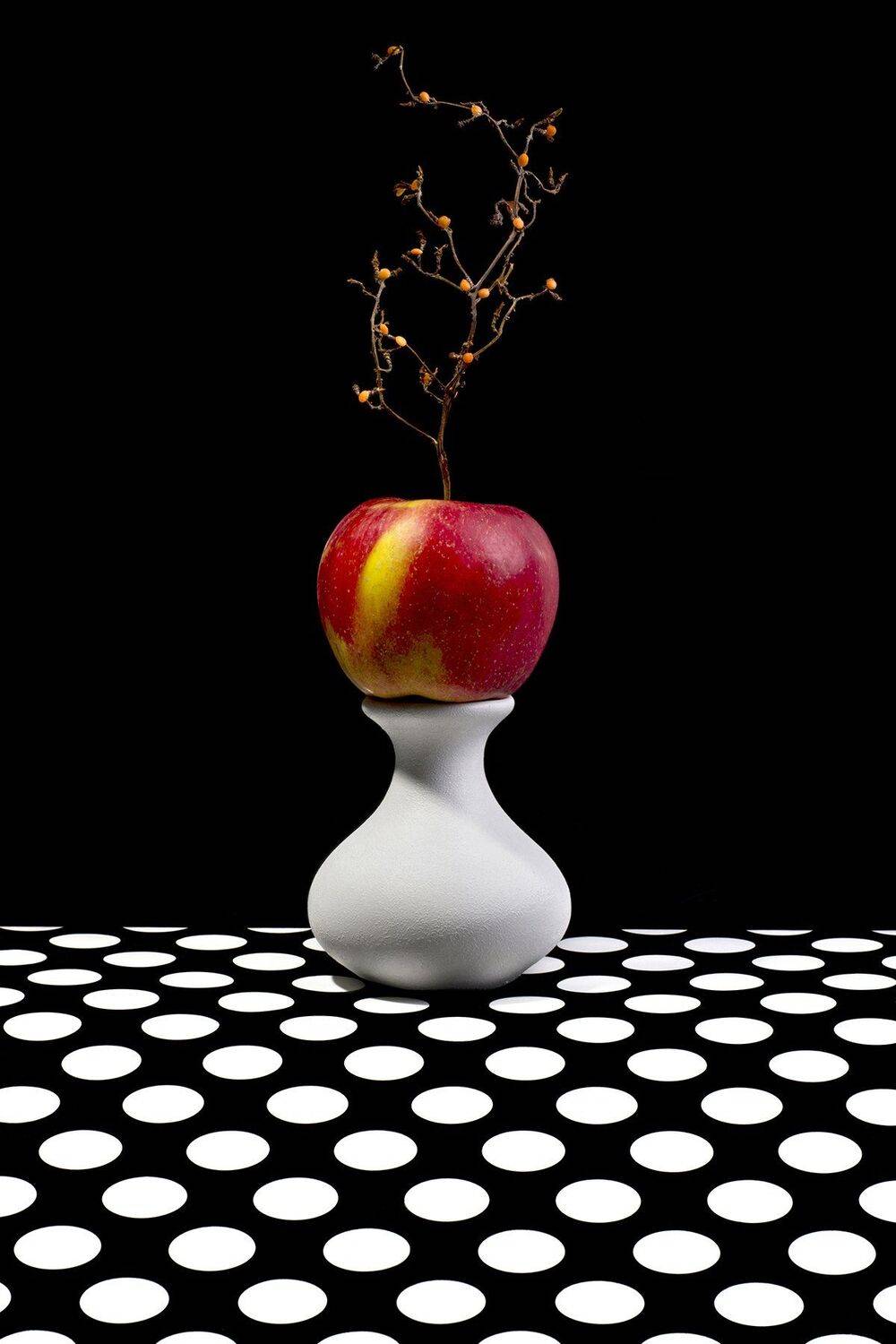 натюрморт, яблоко, дерево, чёрный, фон, Валентин Иванцов