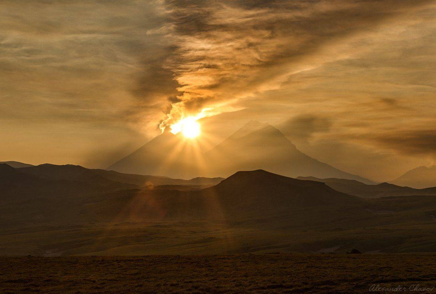камчатка, вулкан, утро, рассвет, солнце, извержение, природа, пейзаж, Александр Чазов