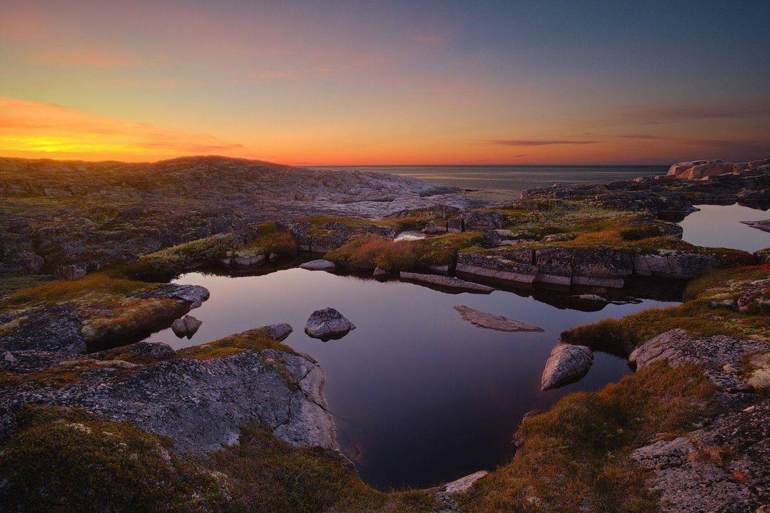 россия, кольский полуостров, север, териберка, природа, пейзаж, осень, море, закат, сумерки, вода, волна, камни, длинная выдержка, Оборотов Алексей