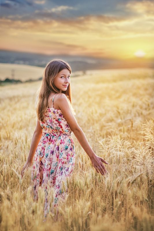 girl, portrait, beautiful, face, beauty, child, sunset, field, outdoors, sky, summer, evening, tina фото превью