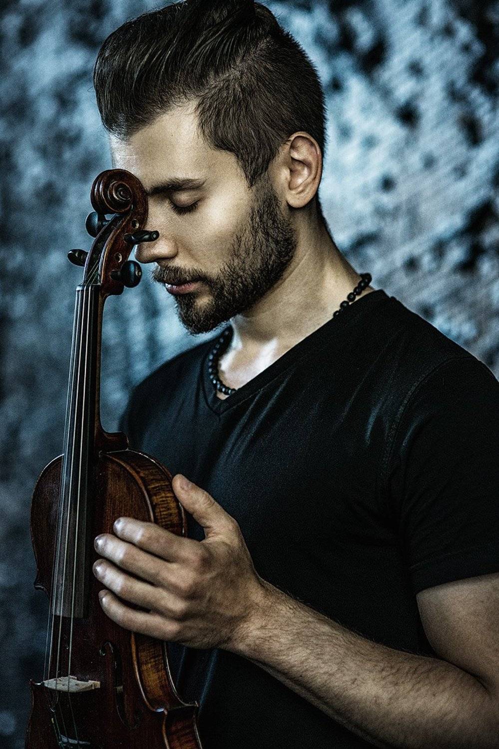 мужской, портрет, мужской портрет, скрипка, скрипач, музыкант, глаза, закрыты,, Дарья Комарова