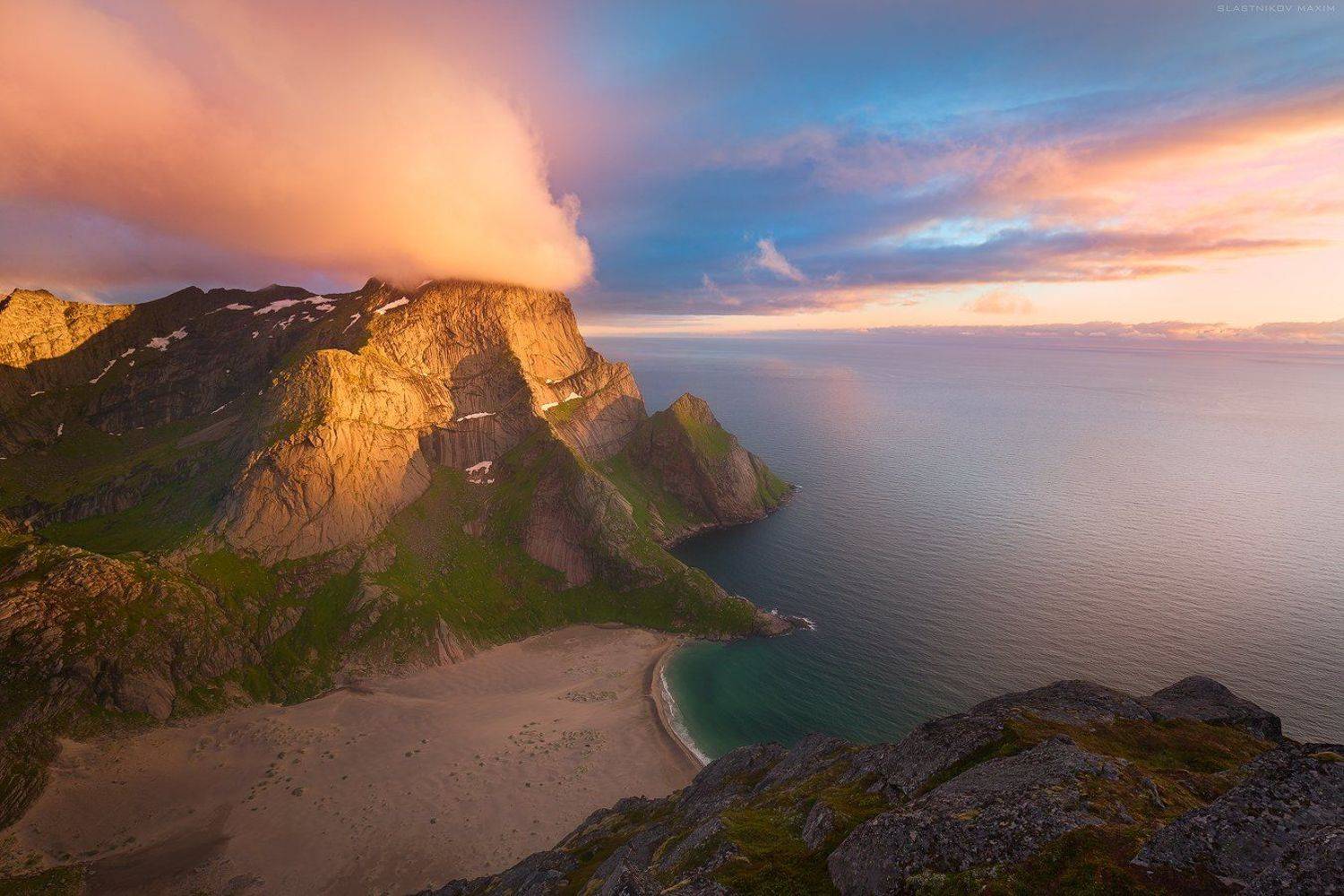 Норвегия, пляж, закат, облака, солнце, горы, путешествия, вершина, пик, высота, Norway, outdoor, explore, trekking, sky, clouds, sunset, mountains, camp, trekking, explore, travel, sunset, Максим Сластников