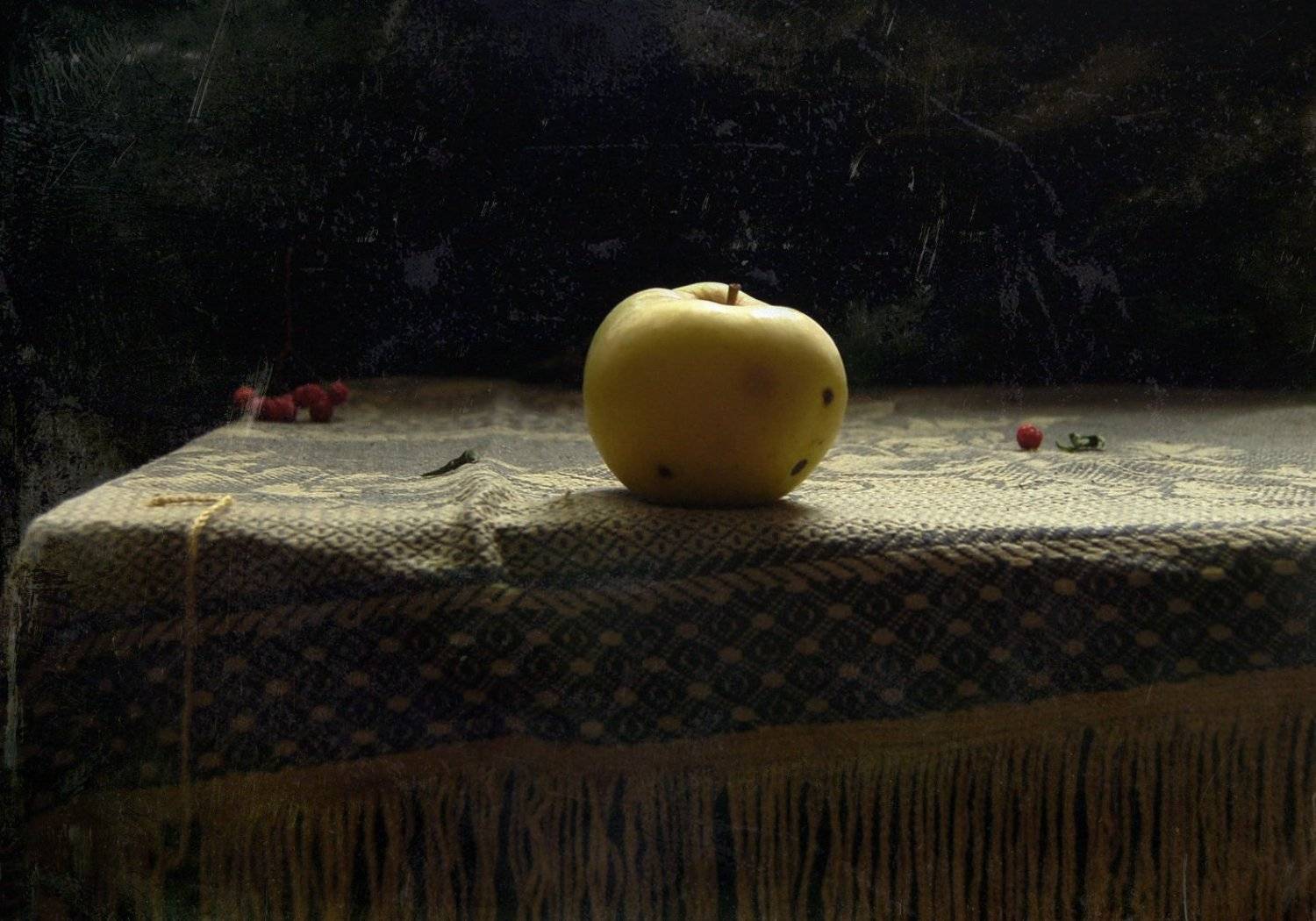 яблоко, натюрморт, Ирина Курмалеева