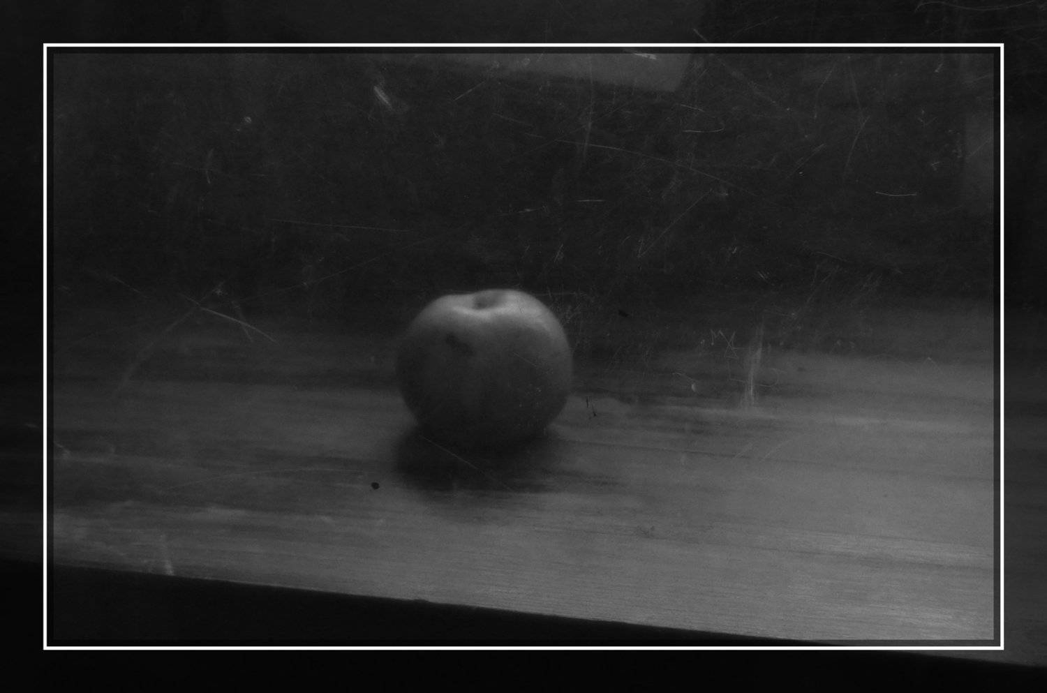 яблоко, натюрморт, Ирина Курмалеева