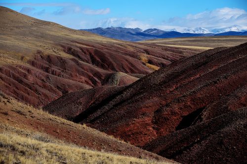 Цветные горы Кокоря