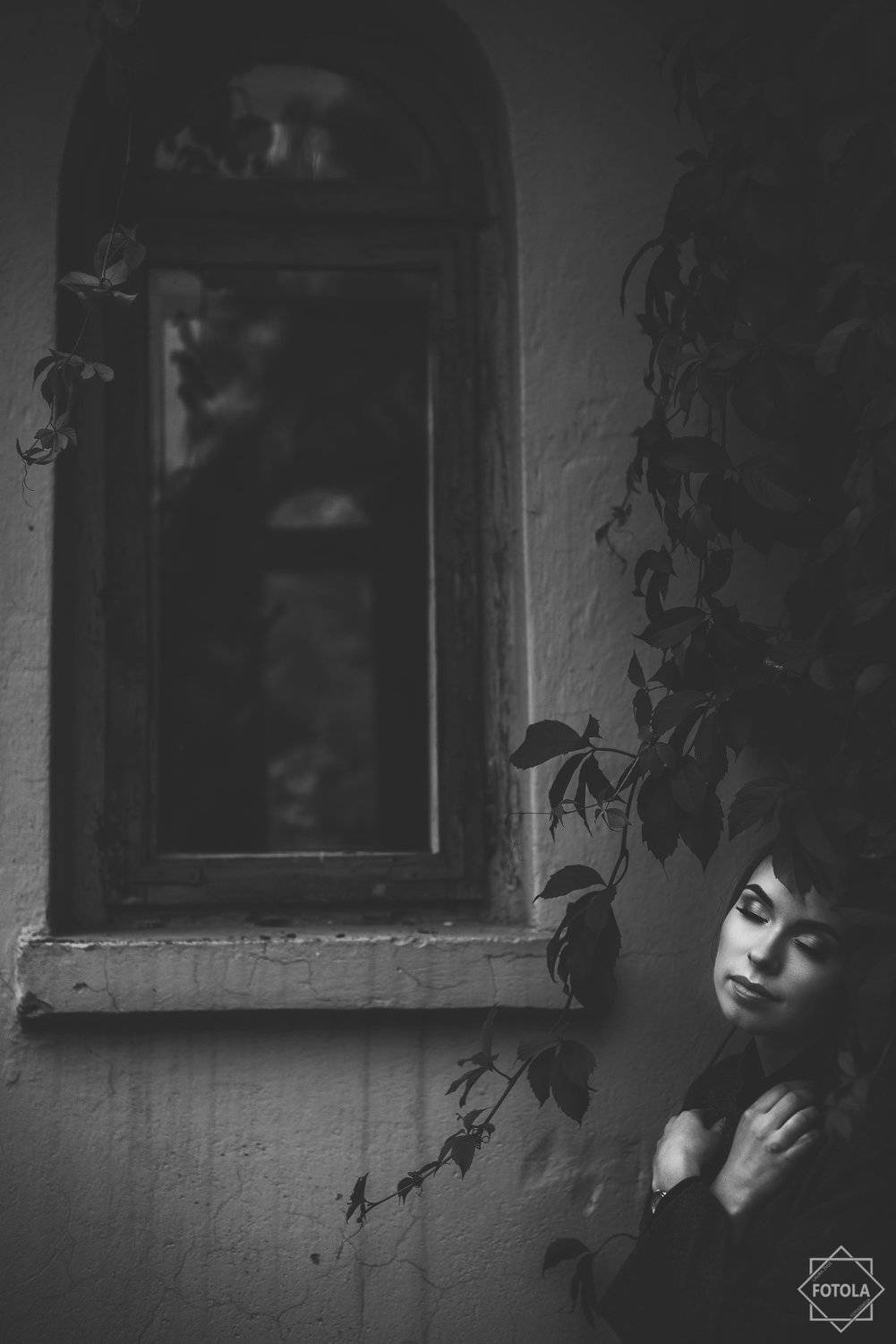 portrait, female, face, outdoors, natural light, , Laura Žygė