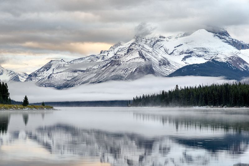 Канада, Скалистые горы, Джаспер, озеро, пейзаж Утро в горах фото превью