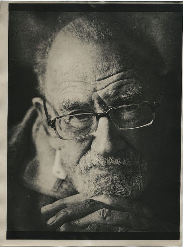 AV* фото превью