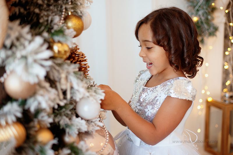 девочка, свет, новый год, портрет, елка, праздник, счастье, girl, portrait, light Новогодняя принцесса фото превью