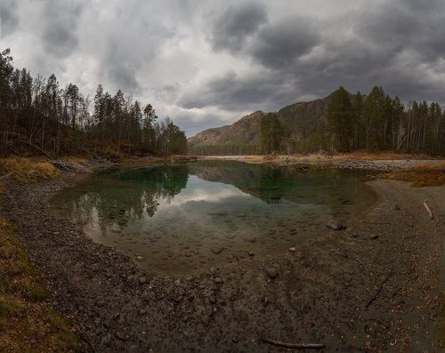 Голубые озера на реке Катунь. Алтай.