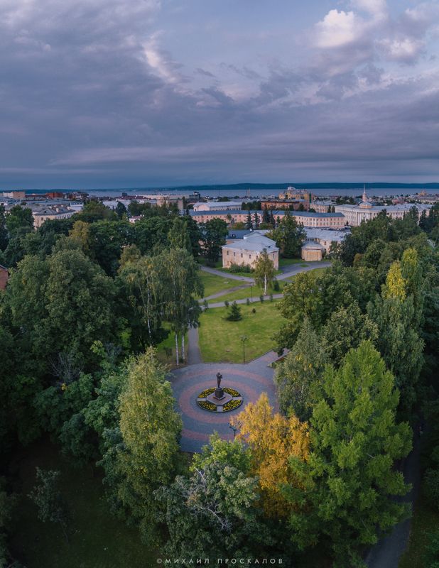 Дрок, панорама, город Губернаторский парк в Петрозаводске фото превью