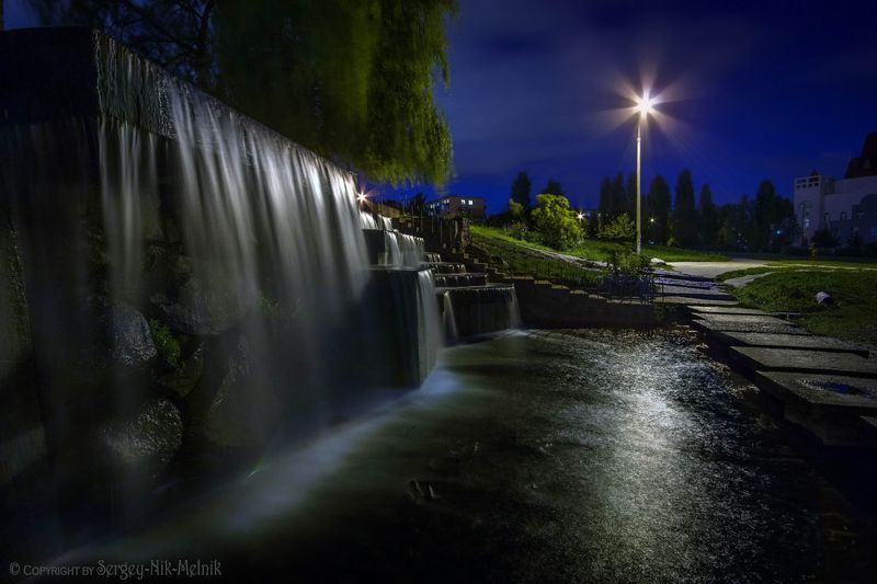 Холодный городской душ фото превью