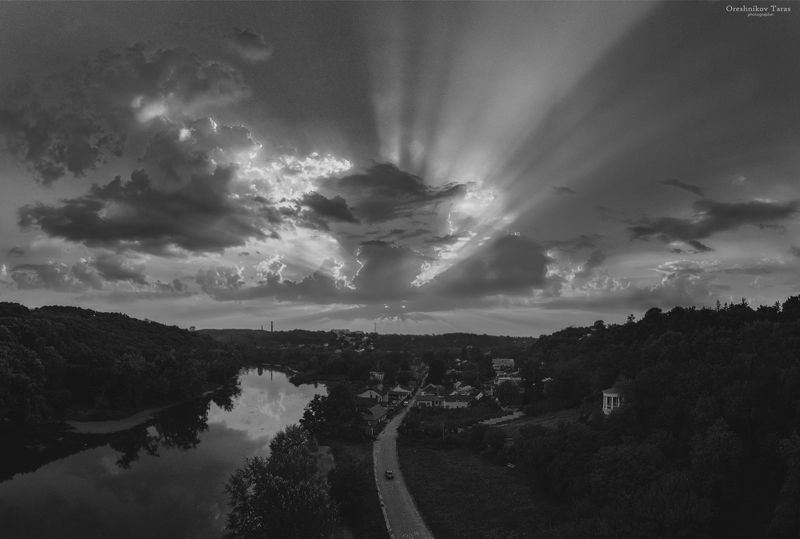 пейзаж,природа,закат,небо,солнце,свет,чб  фото превью