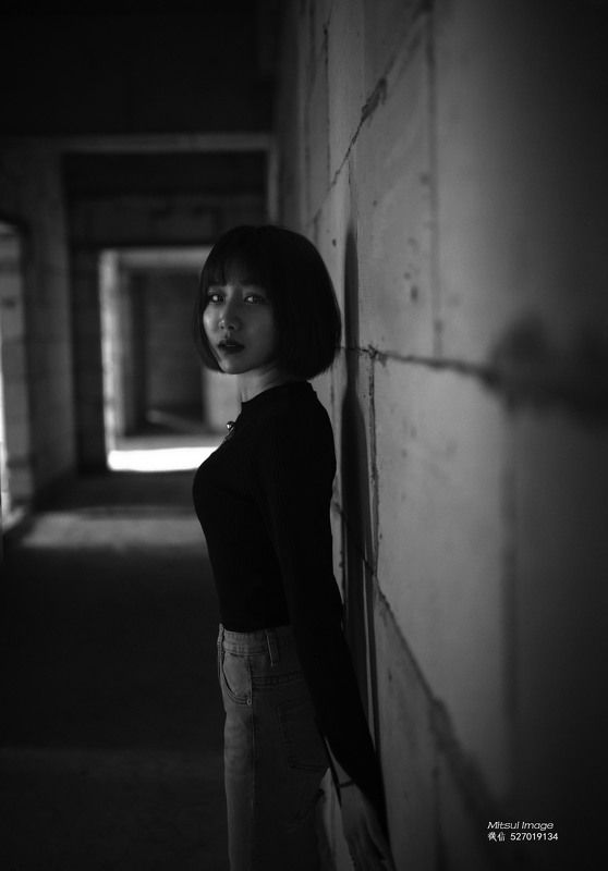 portrait  人像 私房 约拍 lonely with the wall  фото превью