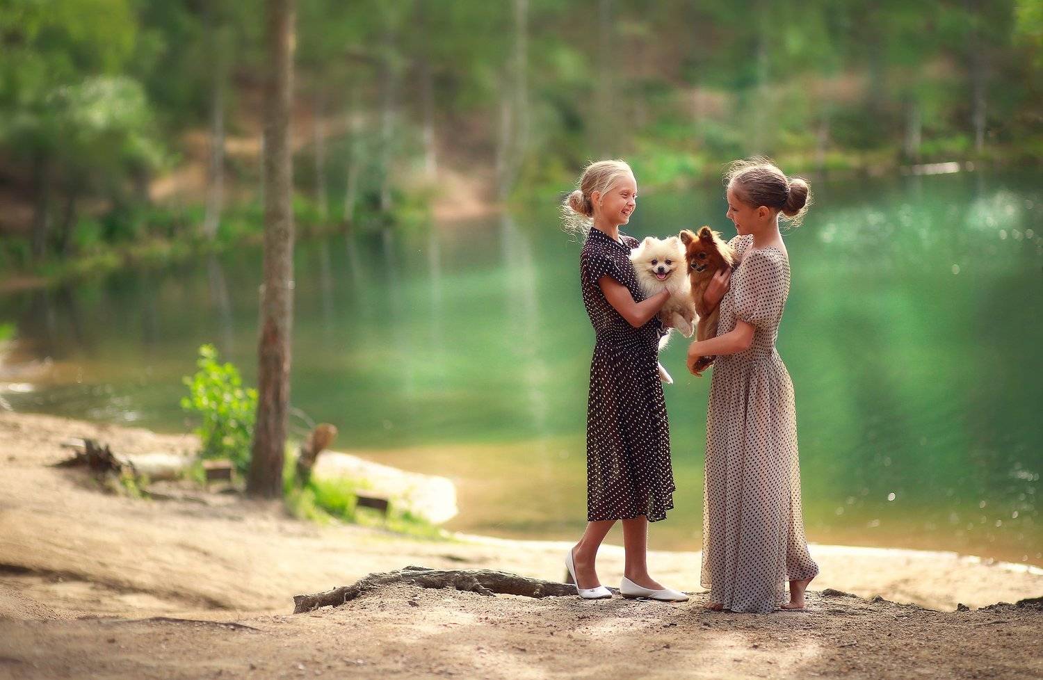 Портрет, дети, детство, истории из детства, красота, природа, озеро, цвет, свет, собака, вода, дружба, Постонен Екатерина