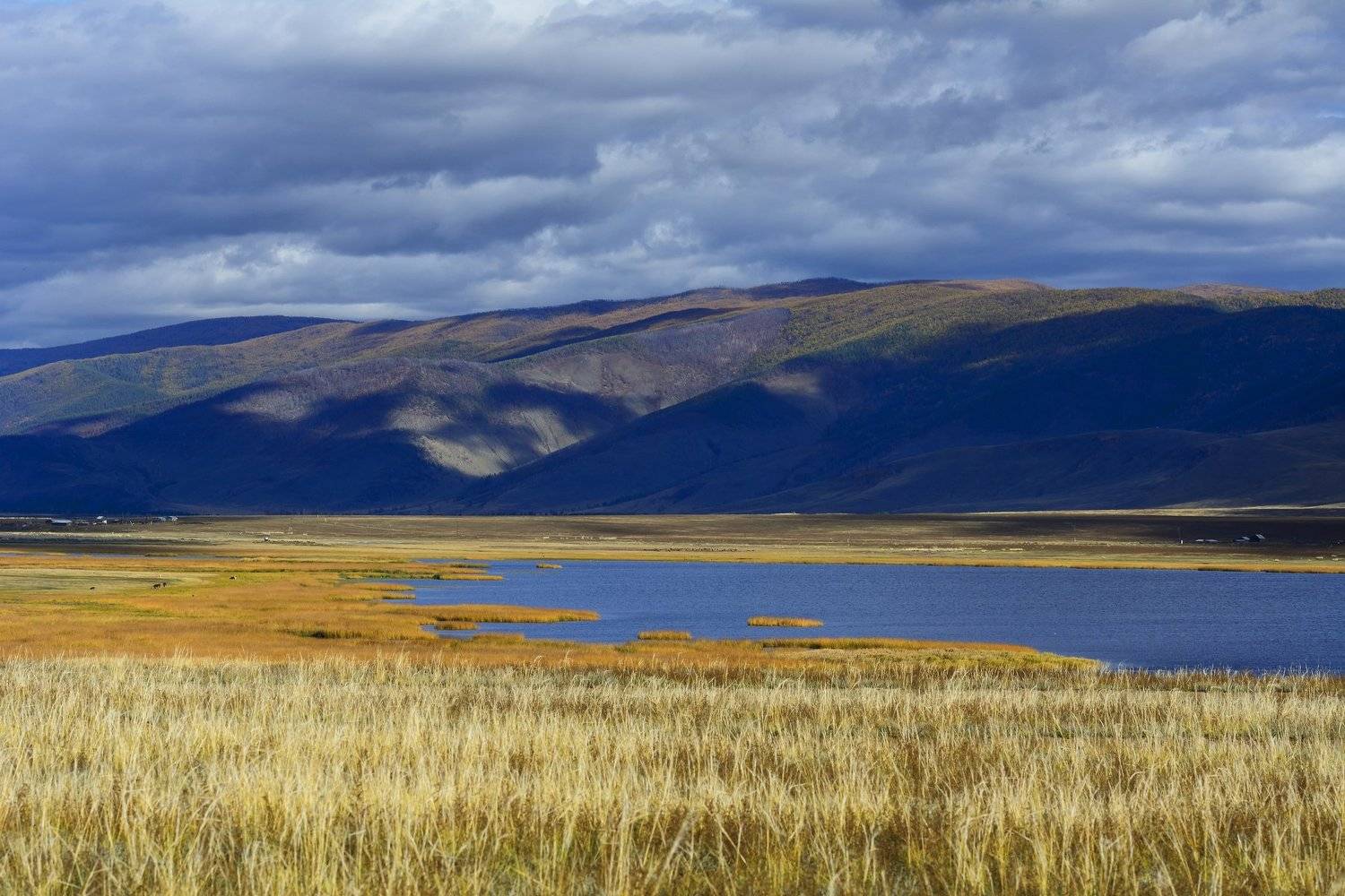 природа, пейзаж, горы, река, осень, облака, солнце, Елена Вторушина