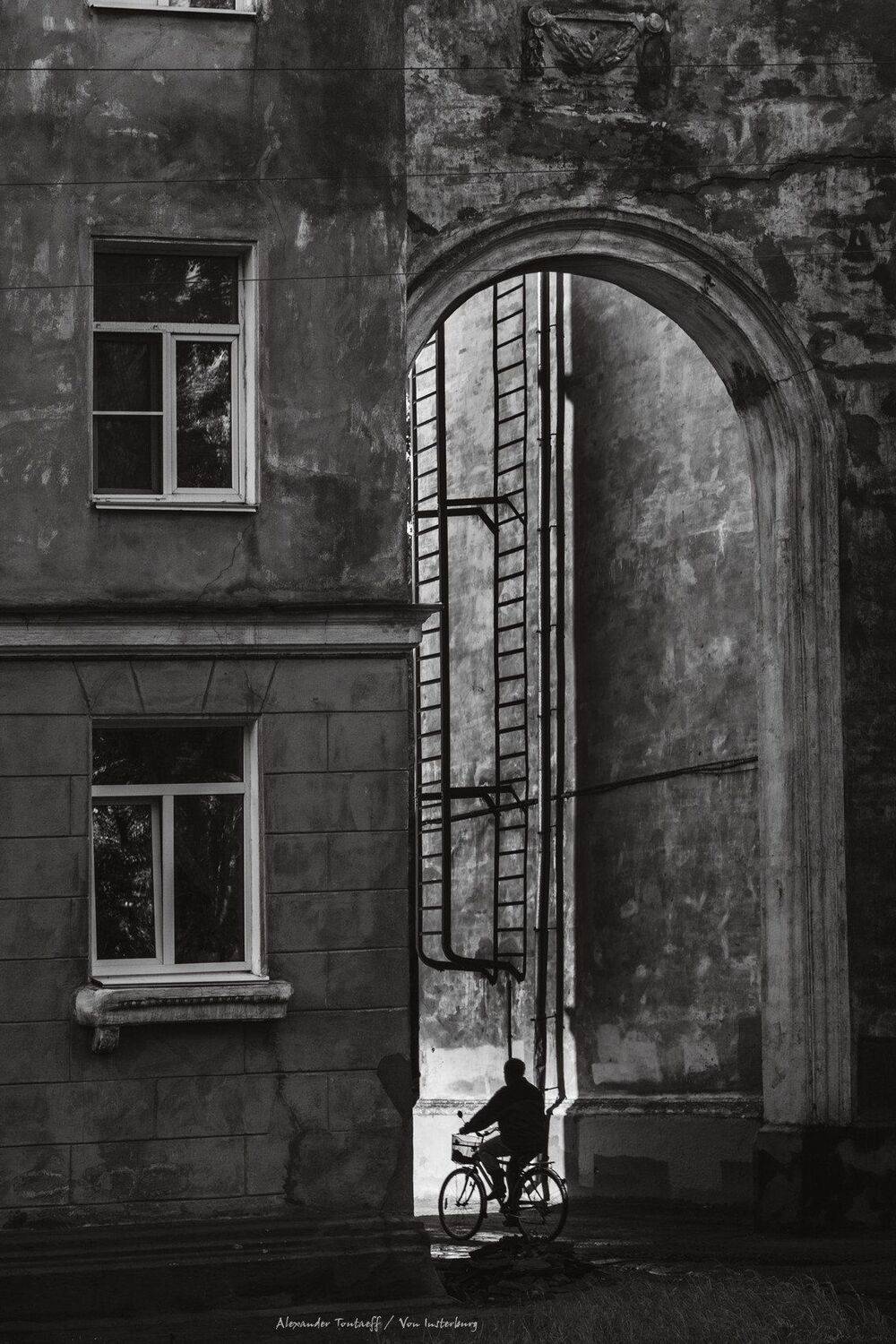 монохром, черно-белая фотография, ч/б, люди, город, улица, жанр, monochrome, black&white, street, streetphoto, people,, АлександрТутаев