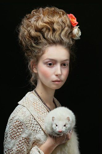 Девушка с хорьком