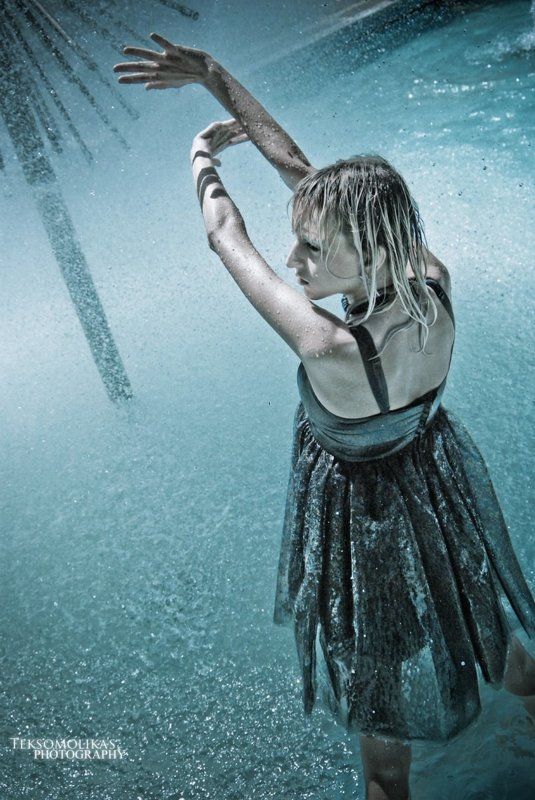 girl , water  , emotion , black , blue , teksomolika , ukraine Flow-glow фото превью