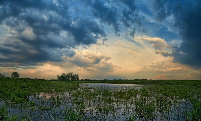 Поздним майским вечером фото превью