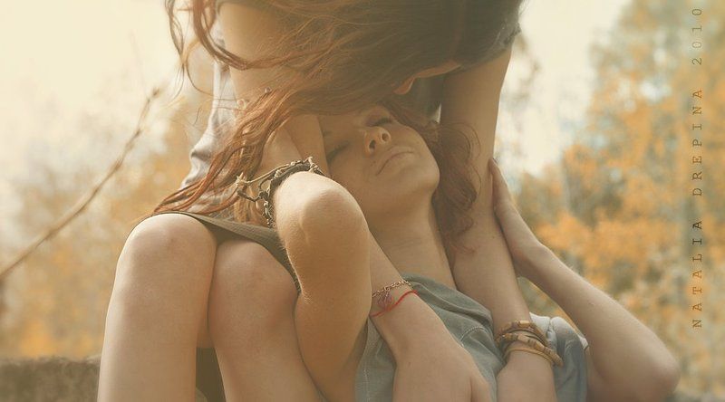 fall, late summer, august, september, sun, sunny, lesbian, hugs, affection, love, homosexuality, rainbow, theme, fem, heat, wind, autumn Honey September фото превью