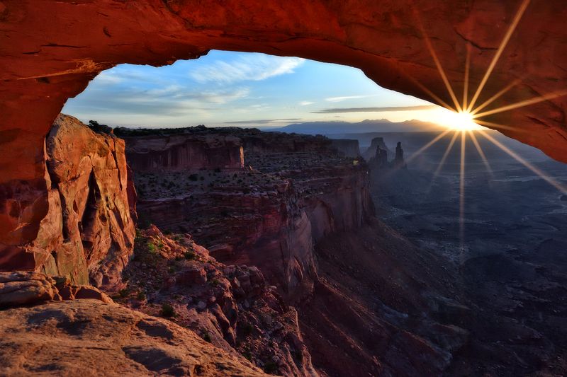 Canyon where the sun rises фото превью