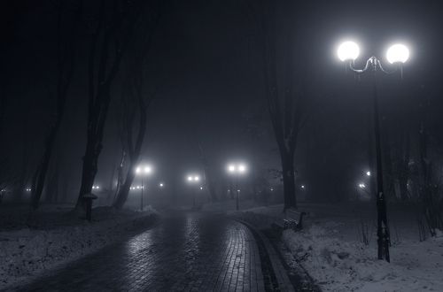 Всё плыло и менялось вокруг...