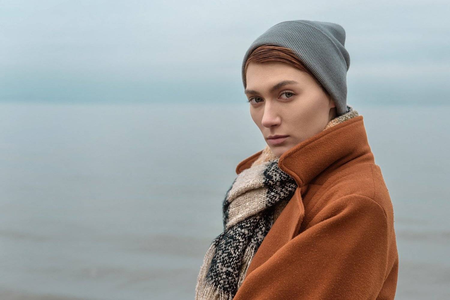 девушка, модель, взгляд, губы, осень, берег, море, небо, портрет,нежная, строгая, привлекательная, Анна Дегтярёва