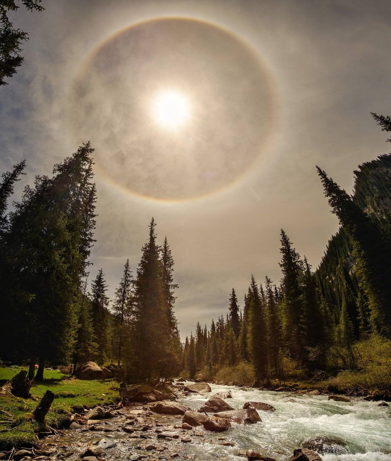 киргизия, азия, пейзаж, природа, весна, горы, ущелье, солнце, гало, путешествие, каньон, скалы, река, Оборотов Алексей