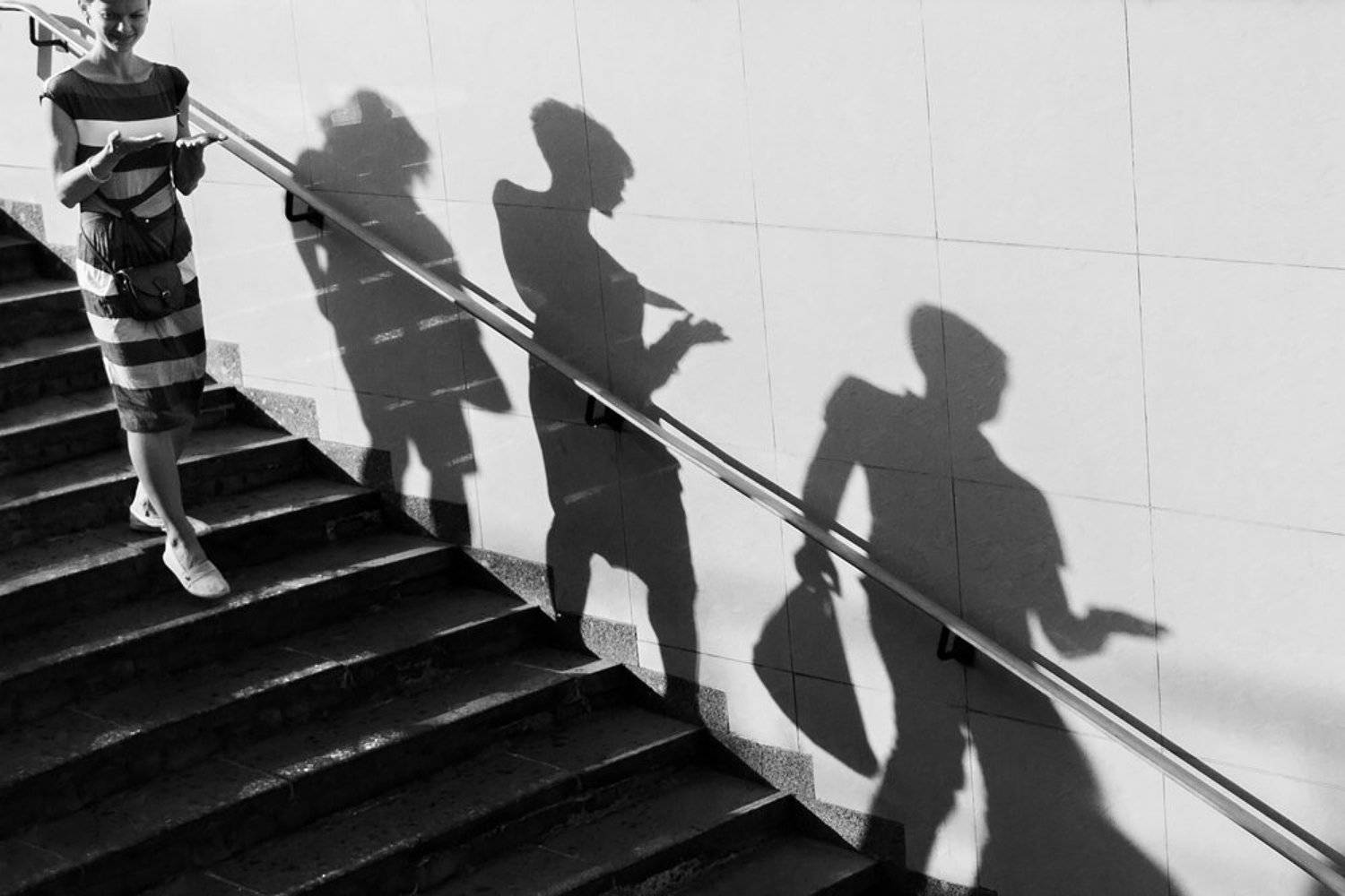 стрит, стрит фото, уличное, стрит-фотография, чб, черно-белое, черно-белое фото, тени, люди, Дмитрий Ильин