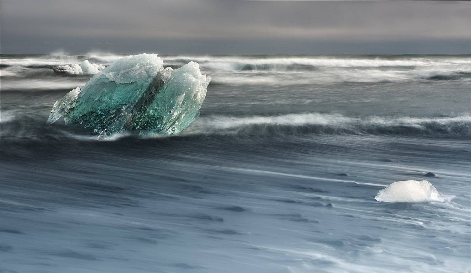 Old ice? Is it new water?. Автор: suk eun kim , suk eun kim