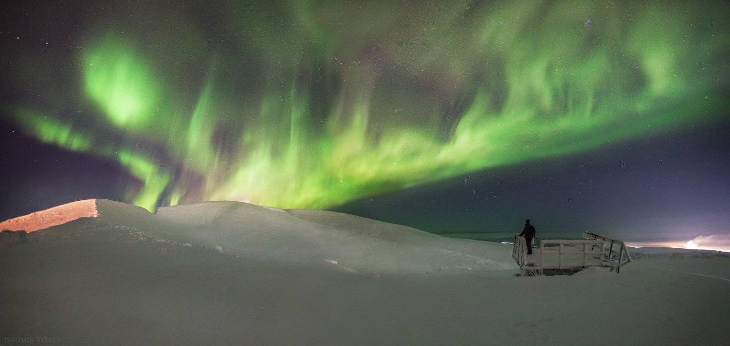 пейзаж,панорама,сияние,ночь,россия,хибины,человек,звезды,снег,зима,горы,кольский, Виталий Истомин