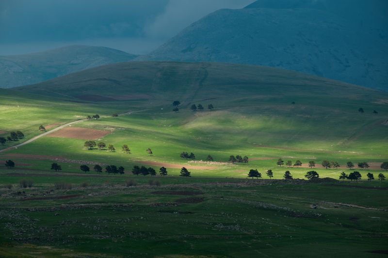 грузия, кавказ, горы, долина, закат, село, озеро, долина, весна Грузинские просторы фото превью