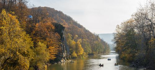 Виды на скалу Петушок (скала Спасения).