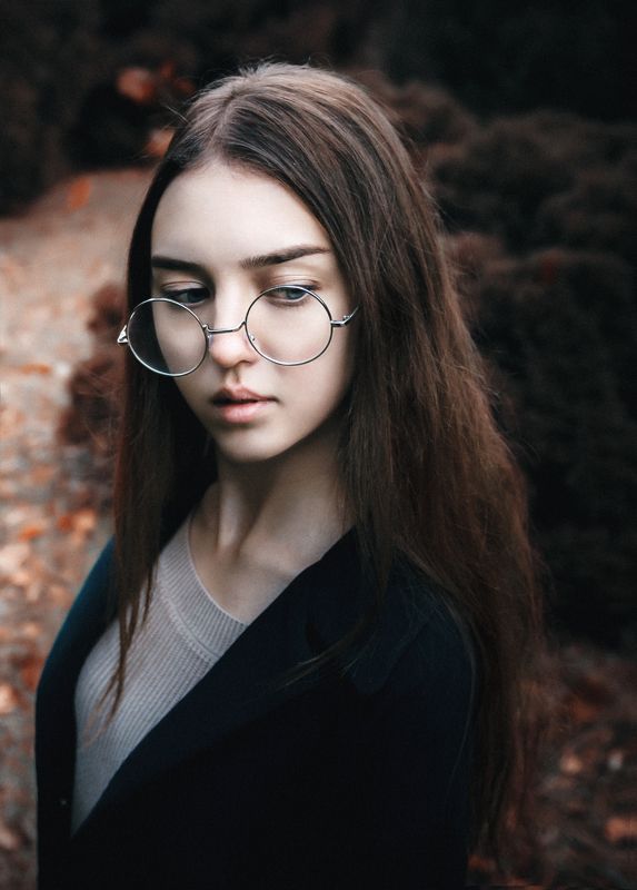 beauty, light, model, color, autumn, season, weather girl, travel, city, portrait, emotion, face, eyes, beautiful, модель, портрет, город, цвет, девушка, фото, photo Portrait фото превью