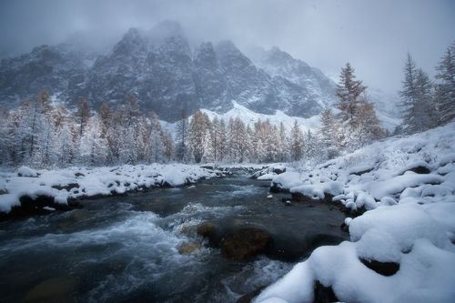 В снежной долине