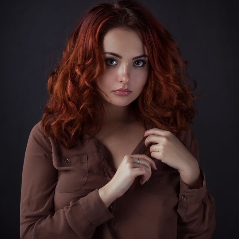 portrait,indoor,redhead,curly,sensual,window light,natural light Elizabeth фото превью