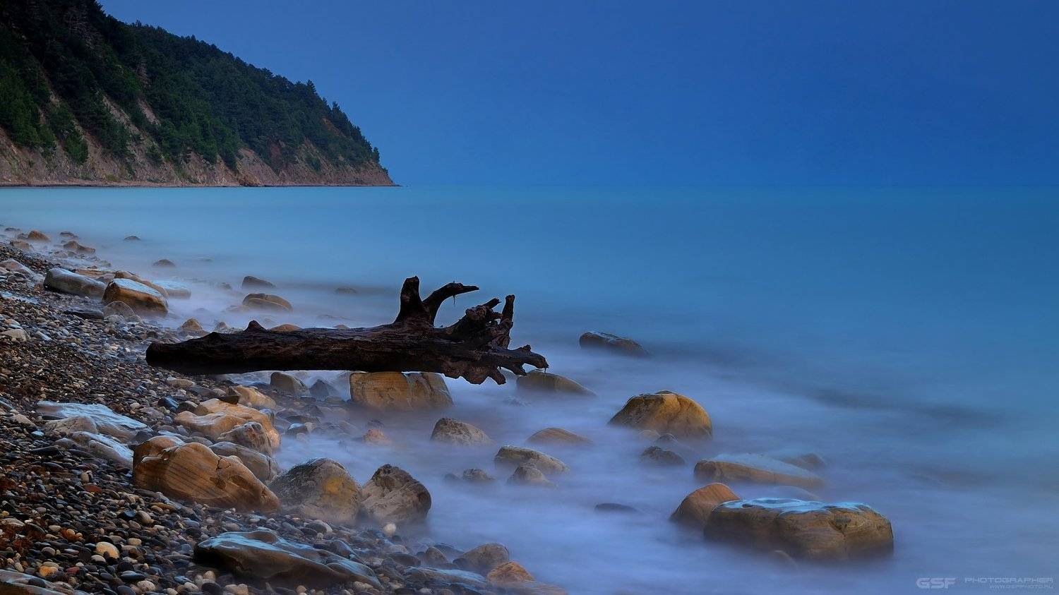 пейзаж море горы скалы камни коряга пейзаж лето вода, Serj Master