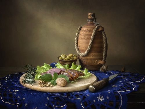 Натюрморт с копченым мясом