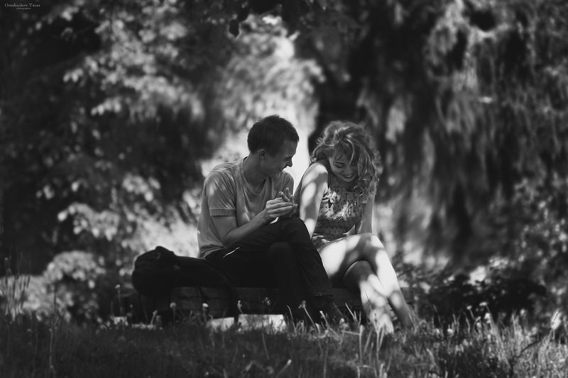 любовь,пара,свидание,парк,люди,чб,портрет,стрит,черно белое первое свидание фото превью