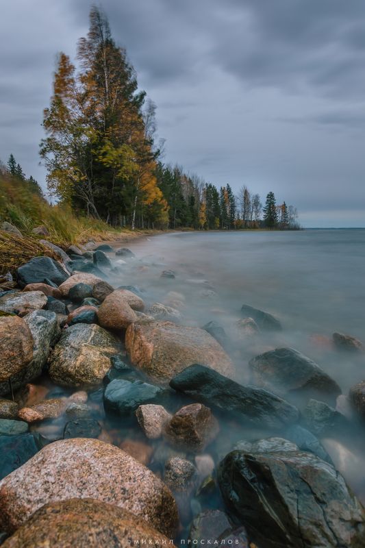 пейзаж, карелия, осень, вода, длинная выдержка, камни Берег Онежского озера фото превью