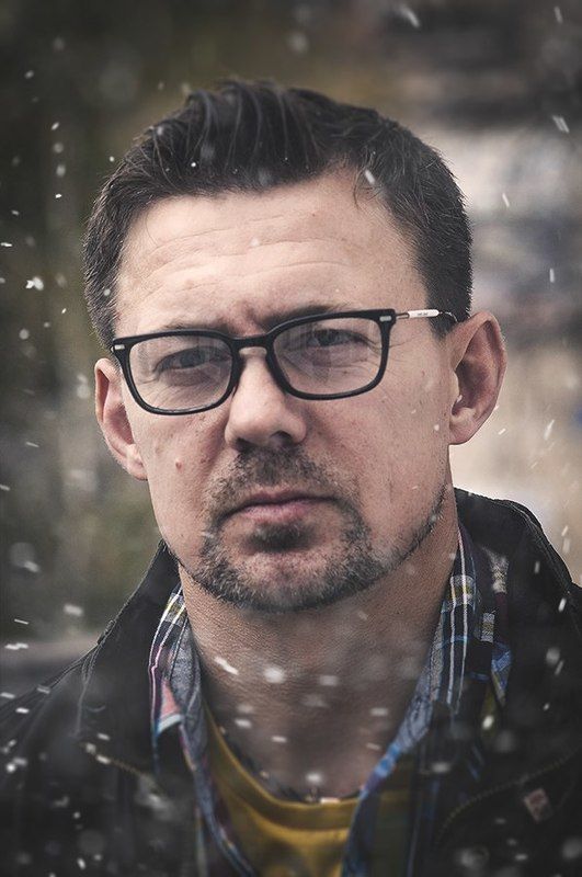 портрет,мужчина,парень,очки,снег,жанр,стрит,взгляд,глаза *** фото превью