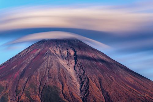 Birth of lenticular clouds 